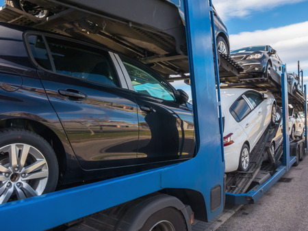 Importing a Car From Canada to the U.S.